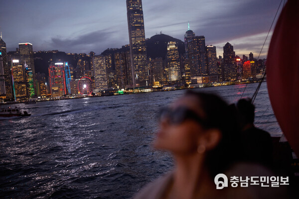 Four Seasons Hotel Hong Kong by the Harbour