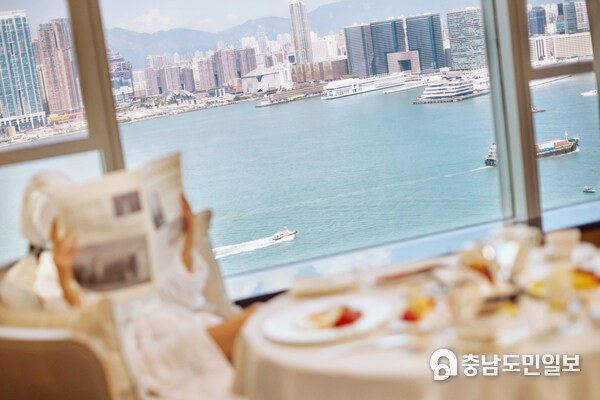 In-Room Breakfast at a Harbour View Room