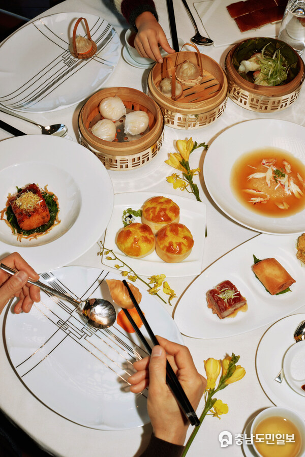 Lung King Heen, The World's First Three-Michelin-Starred Cantonese Restaurant