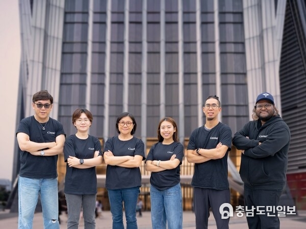 Image of Casual's Shenzhen team standing together