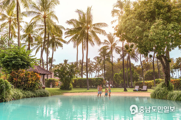 Bali’s ultimate family escape with lagoon adventures, cultural discoveries, and luxury at The Laguna Bali!