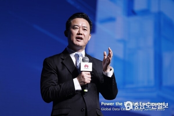 Charles Yang, Senior Vice President of Huawei and President of Global Marketing, Sales and Services, Huawei Digital Power