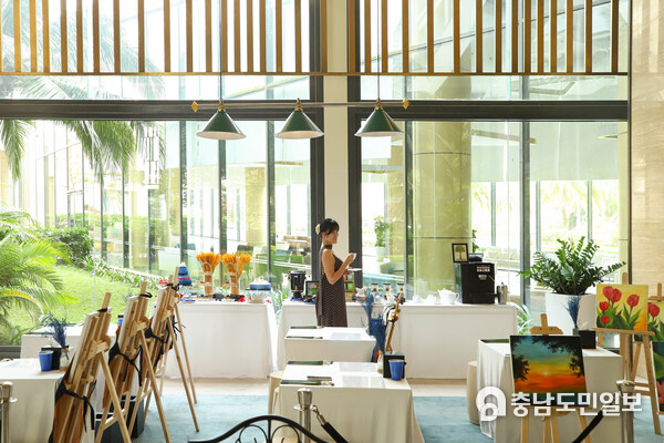 Elegant Art Time - Tea Time at Annex Lounge