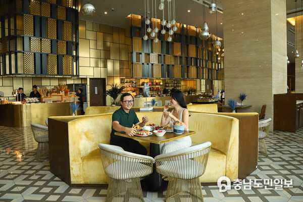 Breakfast at Avenue Restaurant