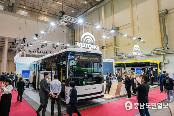 Yutong Debuts New Generation Battery Electric Intercity Bus IC12E at UITP Summit Hamburg 2025