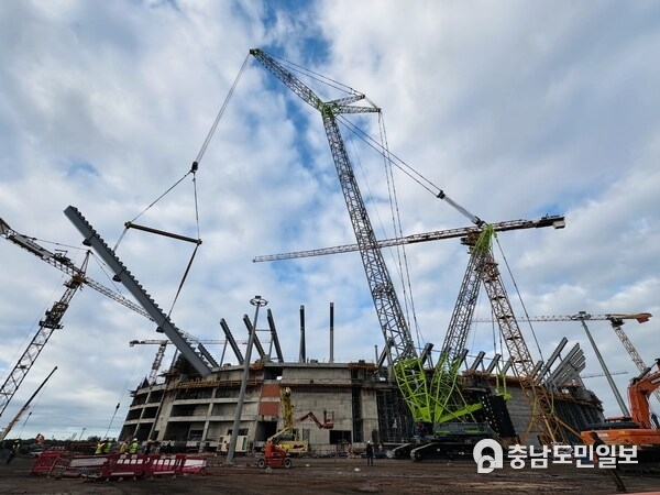 Zoomlion’s Heavy-Duty Crawler Crane Supports Construction of Morocco’s 2030 World Cup Stadiums