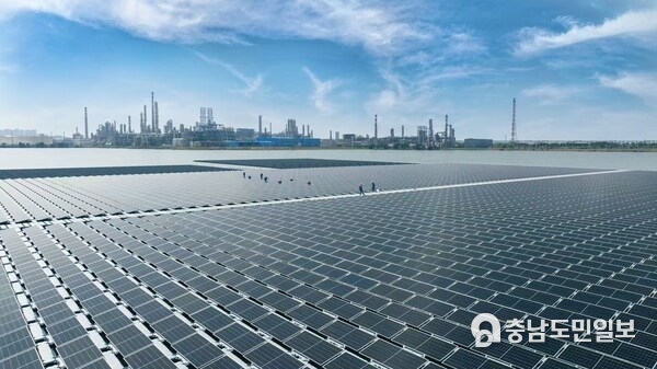 Sinopec Brings China’s First Floating Offshore Photovoltaic Project into Operation.