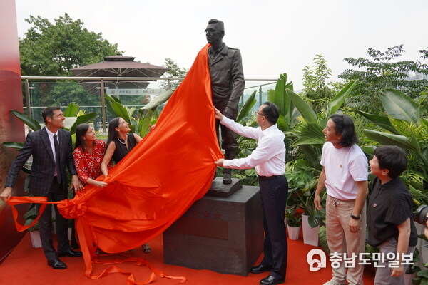 Honoring China-U.S. Cooperation and Friendship