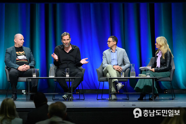 Jan Lambrechts (second from left), Founder & Global Managing Director of Epitome Global, underscores the urgency of ethical AI adoption and workforce reinvention at the 14th World Chambers Congress in Melbourne.
