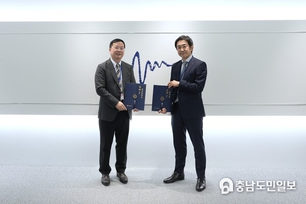 Jay Wang (Left) and Suguru Ominato (Right)
