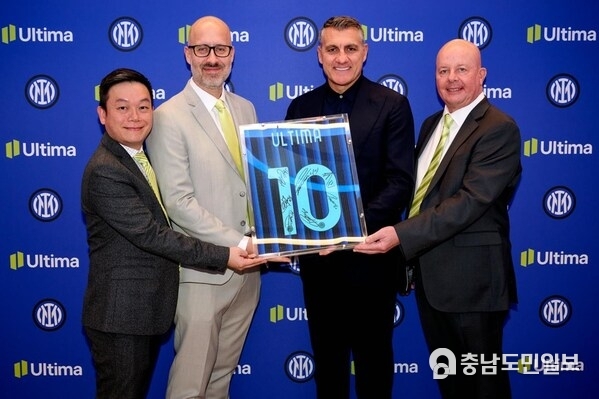 (Left to Right) Jack Li, Regional Business Director, Ultima Markets, Jean-Phiippe Mota, Board Director, Ultima Markets, Christian Vieri, Inter Legend, & Mark Goater, Director, Ultima Markets