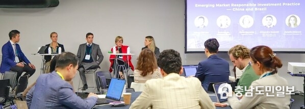 At the breakout session hosted by E Fund.