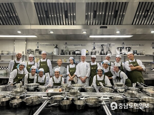 Venerable Yeogeo gave a lecture at the Le Cordon Bleu London Campus