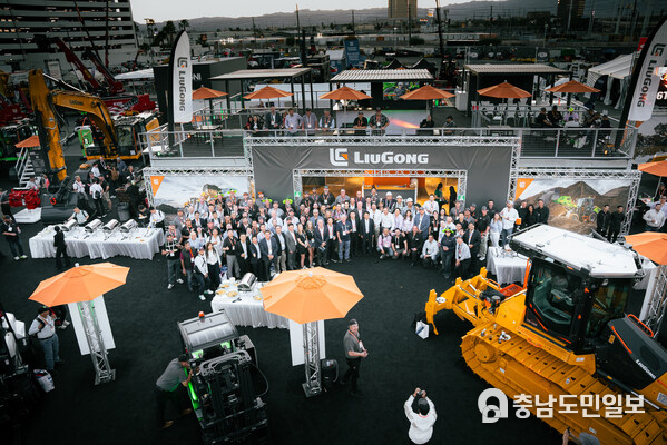 Group Photo at LiuGong Booth, CONEXPO 2026