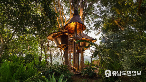 Perched above the jungle canopy, Bambu Indah’s iconic Tree House has been named one of the most spectacular tree houses in the world by BBC Travel, an immersive retreat where architecture and nature exist in perfect harmony.