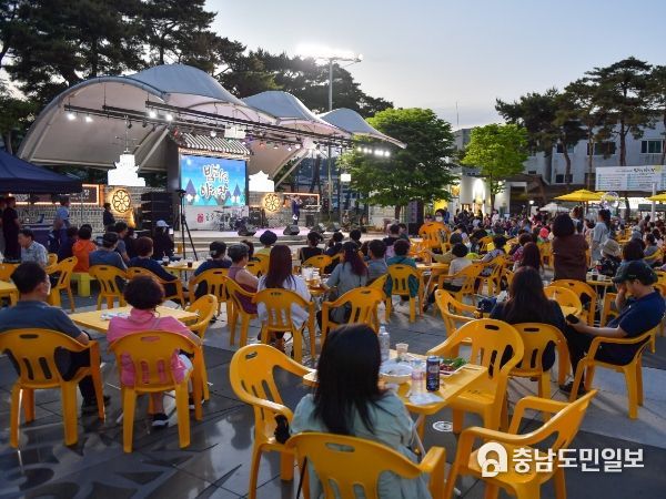‘공주산성시장 밤마실 야시장’ 개장…10월까지 운영