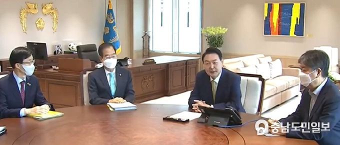윤석열 대통령과 한덕수 국무총리 첫 주례회동(KTV방송화면 캡춰)