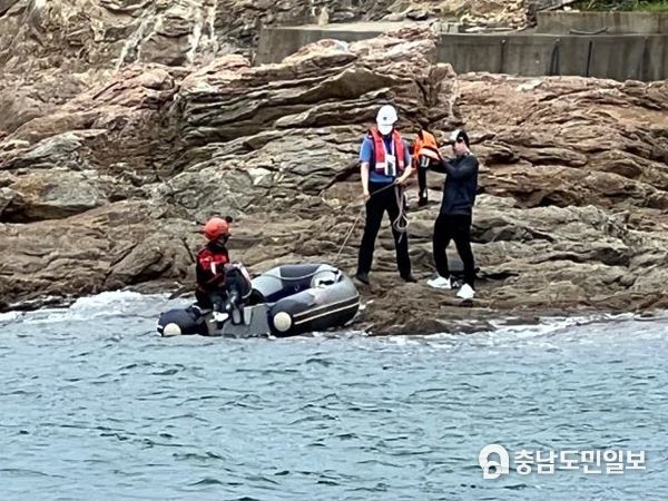 태안해경,만리포 갯바위 고립자 3명 안전하게 구조