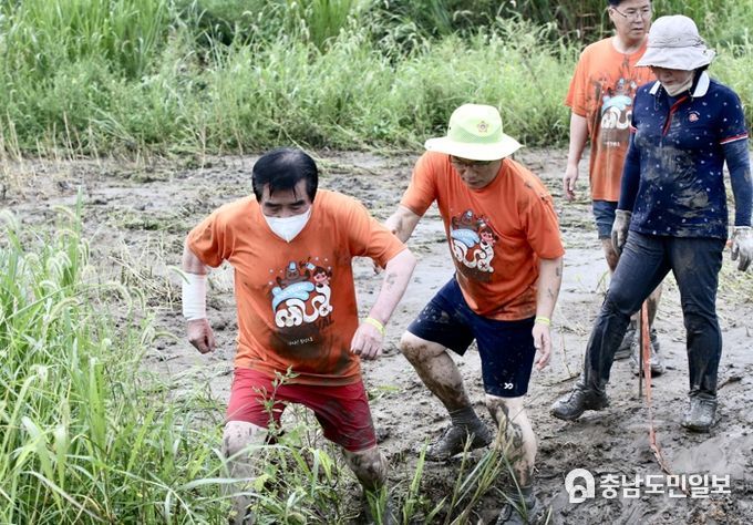 보령시, 터프 머더부터 천하제일 뻘짓대회까지 이색대회로 관광객 붐벼