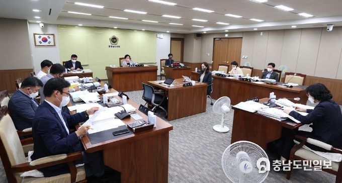 충청남도의회 행정문화위원회