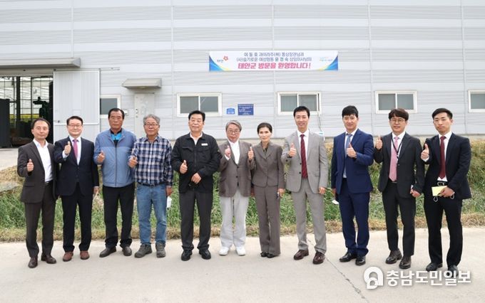 ‘첨단 농업기술 집약’ 태안 스마트팜, 지구 반대편에서도 ‘관심’