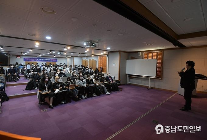 논산에서 수출상담회 가진 월드옥타, 지역 미래 인재 위한 특강 펼쳐