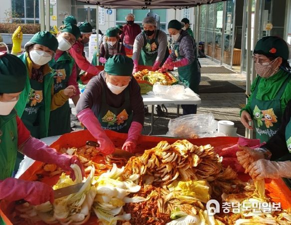세종시 도담동,‘김장김치 나눔 온정’잇따라