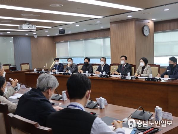충남도의회 복환위, 외국인주민 아동지원 관련 간담회 개최