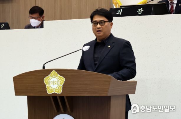 조상연 의원이 벼 우량종자를 위한 채종포를 요구하고 있다.