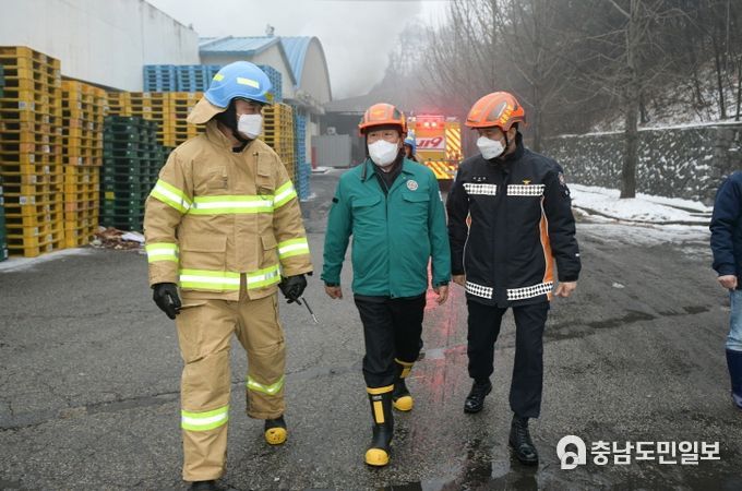최민호 세종시장 인쇄공장 화재 현장 찾아