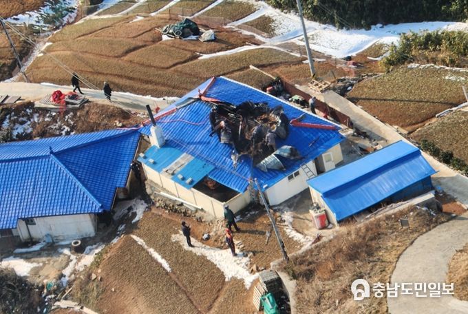 화재진압 중인 가의도 우리섬 안전지킴이 대원들