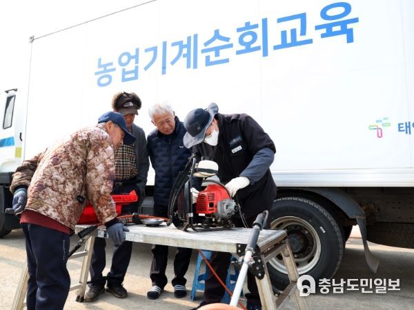 7일 안면읍 승언2리에서 진행된 농기계 순회교육 모습.