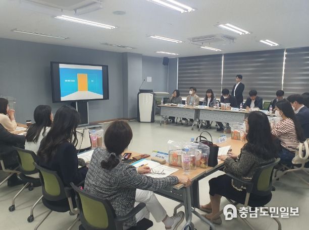 꿈마루교실 대상교와 영역단위 대상교 업무담당교사 및 촉진자들이 10일, 14일 2일간 학교교육지원센터에서 협의회를 실시했다.