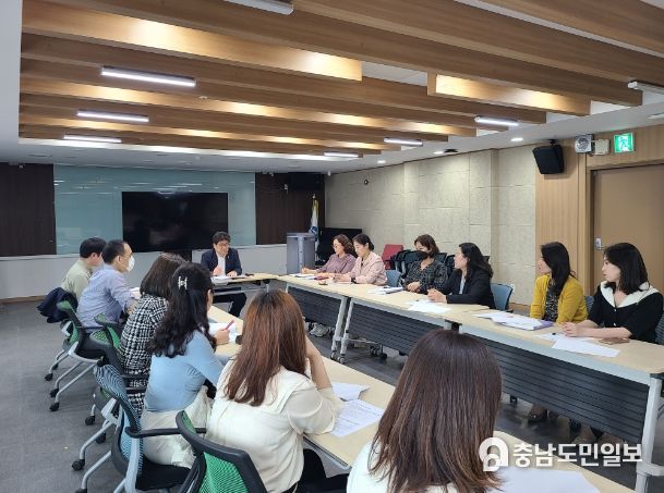20일, 학교 회계 효율화 전담반이 제1회 협의회에 참여하여 학교 회계 효율화 방안에 대해 논의하고 있다.