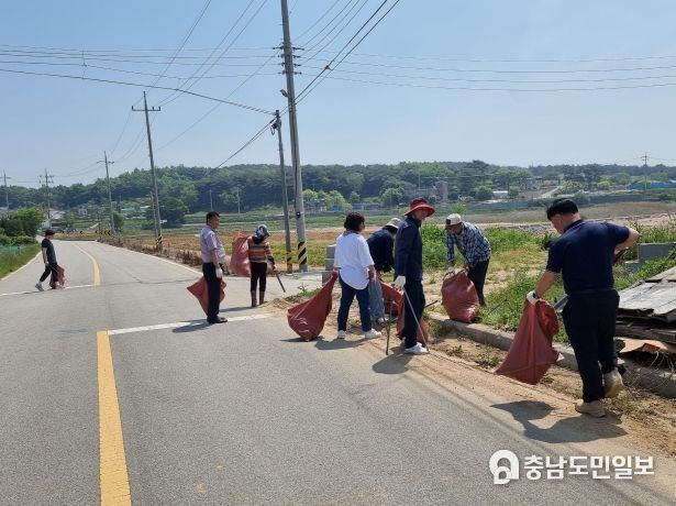내 마을 내 손으로 깨끗하게, 궁리항 환경정화 실시!