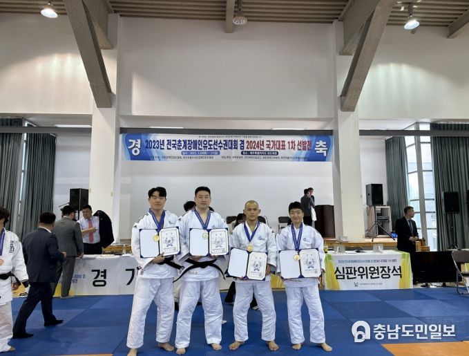 왼쪽부터 양정무, 김주니, 황현, 정숙화 선수