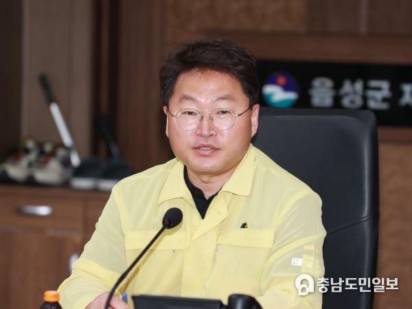 충북도 행정부지사, 휴일 구제역 방역점검