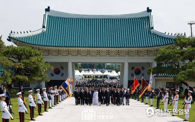 윤석열 대통령 부부, 제68회 현충일 추념식 참석