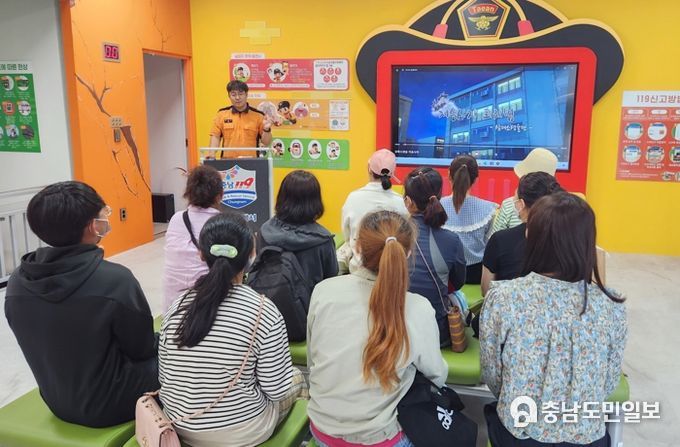 8일 태안소방서 소방안전체험 시설에서 진행된 소방안전 체험교실 모습