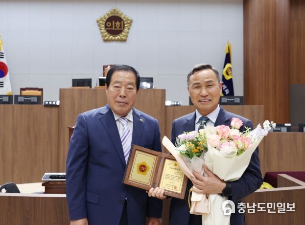 윤희신 충남도의원 “우수의정 대상 수상”