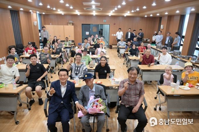 제2보병사단 위문 기념사진