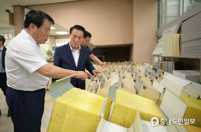 비버판넬을 방문한 백성현 시장