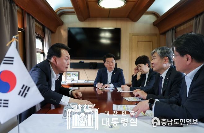 7월 15일 윤석열 대통령은 집중호우 대응 긴급 상황 점검회의를 주재했다.