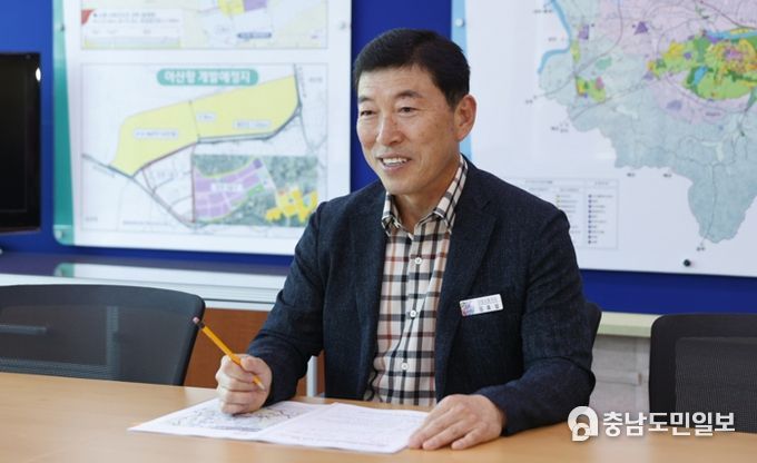 김효섭 건설교통국장 집무 장면