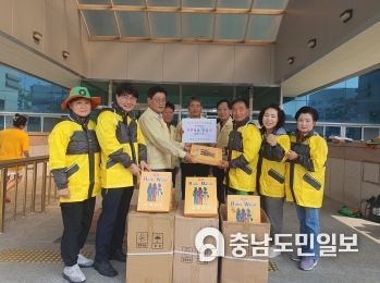 세종신용보증재단, 자율방재단에 우비 전달