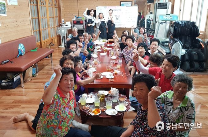 홍성군 마을만들기지원센터, 꽃차 소믈리에 자격증반 교육 성황리 마무리