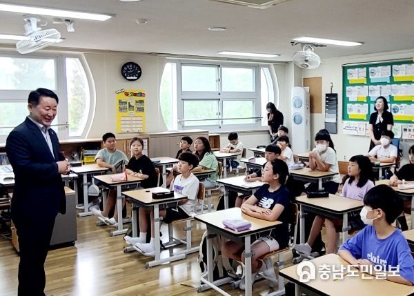 31일 대전선암초등학교에서 열린 찾아가는 효 인성교육 장면