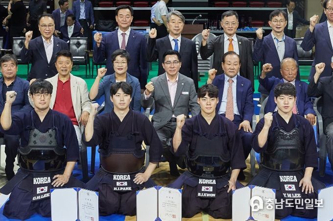 참여자 단체 기념사진