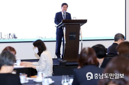 12일, 최교진 교육감이 12일에 열린 세종교육공동체 회복 협의회에서 인사말을 하고 있다.