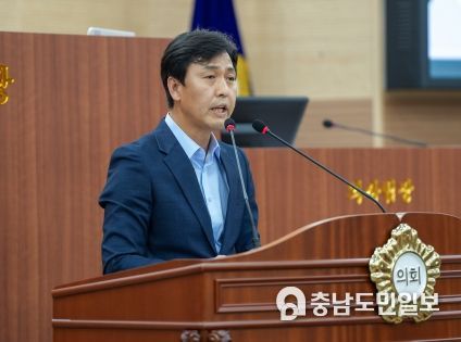 5분 발언하는 명노봉 의원